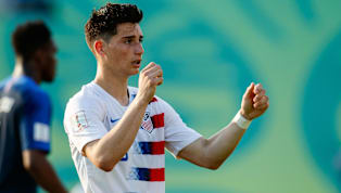 In diesem Sommer hätte es Hannovers Sebastian Soto eigentlich auf die Insel ziehen sollen. Aus einem kuriosen Grund wird der Youngster aber erst einen Umweg...