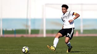 Der BVB hat die Abwerbungsversuche des FC Chelsea abgewehrt und Nnamdi Collins langfristig an die Borussia gebunden. Der 16-jährige Innenverteidiger...