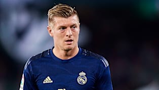 Seit einigen Jahren ist Toni Kroos einer der erfolgreichsten deutschen Fußballer. Im Interview mit dem GQ-Magazin hat sich der 30-Jährige über sein langsam...