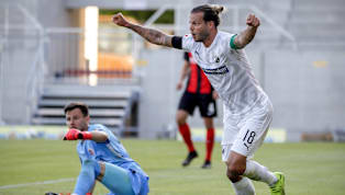 Ob er selbst noch damit gerechnet hat? Jedenfalls hat Dennis Diekmeier am gestrigen Dienstagabend endlich das geschafft, worauf er seit elf Profijahren (und...