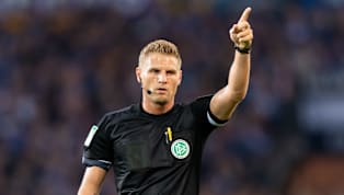 Kuriose Szene beim Freitagabend-Spiel der zweiten Liga zwischen Gastgeber ​Holstein Kiel und dem ​VfL Bochum. Ein Ersatzspieler der Kieler verursachte einen...