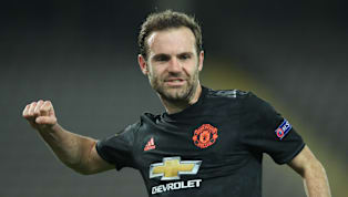 ​Die Red Devils gehen traditionell mit roten und meist einfarbigen Heimtrikots an den Start. Ausrüster Adidas hat zur neuen Saison 2020/21 aber wohl eine...