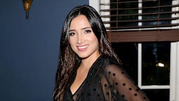 'The Bachelor' alum Nicole Lopez-Alvar calls out Nick Viall for "bizarre obsession" with Tayshia Adams on Twitter