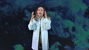 Belinda en el musical Hoy No Me Puedo Levantar