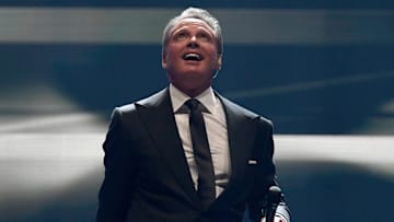 Luis Miguel recauda con sus discos, su serie y con la última gira que realizó