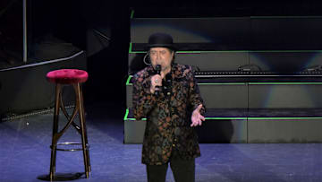 Joaquín Sabina durante un concierto - No Hay Dos Sin Tres