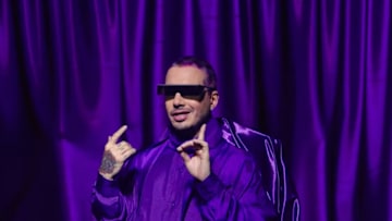 J Balvin en el videoclip de su nuevo tema Morado
