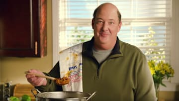 'The Office' star Brian Baumgartner makes Kevin Malone's famous chili for National Chili Day