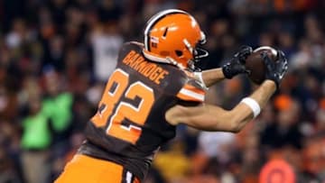 Nov 30, 2015; Cleveland, OH, USA; Cleveland Browns tight end Gary Barnidge (82) makes a catch on a pass from quarterback Josh McCown (not pictured) in the first half against the Baltimore Ravens at FirstEnergy Stadium. Mandatory Credit: Aaron Doster-USA TODAY Sports
