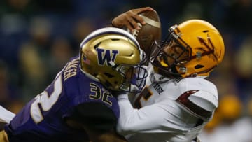 SEATTLE, WA - NOVEMBER 19: Quarterback Manny Wilkins