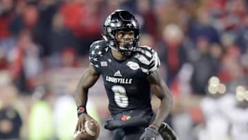LOUISVILLE, KY - NOVEMBER 12: Lamar Jackson