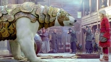 THE GOLDEN COMPASS, (aka HIS DARK MATERIALS: THE GOLDEN COMPASS, aka HIS DARK MATERIALS: NORTHERN LIGHTS), Dakota Blue Richards (right), 2007. (c)New Line Cinema/courtesy Everett Collection