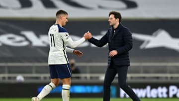 LONDON, ENGLAND - APRIL 21: Ryan Mason, Interim Manager of Tottenham Hotspur interacts with Erik Lamela of Tottenham Hotspur after the Premier League match between Tottenham Hotspur and Southampton at Tottenham Hotspur Stadium on April 21, 2021 in London, England. Sporting stadiums around the UK remain under strict restrictions due to the Coronavirus Pandemic as Government social distancing laws prohibit fans inside venues resulting in games being played behind closed doors. (Photo by Justin Setterfield/Getty Images)