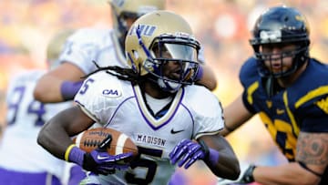 LANDOVER, MD - SEPTEMBER 15: Dejor Simmons