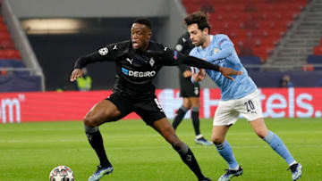 Bayern Munich is showing strong interest in Borussia Monchengladbach midfielder Denis Zakaria. (Photo by Laszlo Szirtesi/Getty Images)