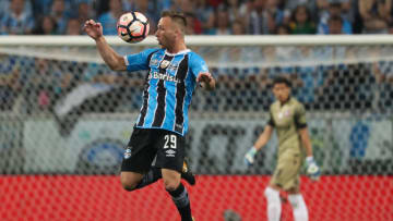 PORTO ALEGRE, BRAZIL - NOVEMBER 22: Arthur of Gremio controls for the ball during a first leg match between Gremio and Lanus as part of Copa Bridgestone Libertadores 2017 Final at Arena do Gremio on November 22, 2017 in Porto Alegre, Brazil. (Photo by Buda Mendes/Getty Images)