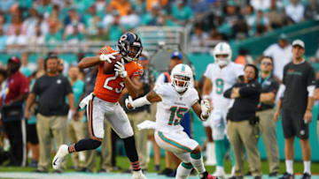 MIAMI, FL - OCTOBER 14: Kyle Fuller #23 of the Chicago Bears intercepts the ball against Albert Wilson #15 of the Miami Dolphins in the second half of the game at Hard Rock Stadium on October 14, 2018 in Miami, Florida. (Photo by Mark Brown/Getty Images)