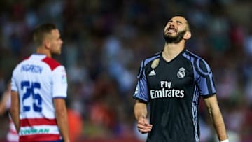 GRANADA, SPAIN - MAY 06: Karim Benzema of Real Madrid CF reacts during the La Liga match between Granada CF v Real Madrid CF at Estadio Nuevo Los Carmenes on May 6, 2017 in Granada, Spain. (Photo by Aitor Alcalde/Getty Images)