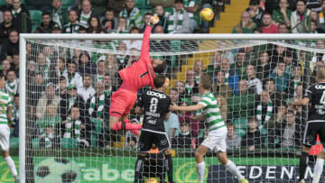 GLASGOW, SCOTLAND - JULY 26: Craig Gordon of Celtic makes a fine save during the UEFA Champions League Qualifying Third Round,First Leg match between Celtic and Rosenborg at Celtic Park Stadium on July 26, 2017 in Glasgow, Scotland. (Photo by Steve Welsh/Getty Images)