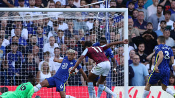 LONDON, ENGLAND - SEPTEMBER 11: Thiago Silva of Chelsea blocks a shot from Ollie Watkins of Aston Villa during the Premier League match between Chelsea and Aston Villa at Stamford Bridge on September 11, 2021 in London, England. (Photo by Eddie Keogh/Getty Images)