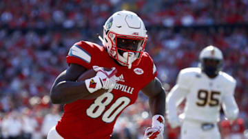 LOUISVILLE, KY - SEPTEMBER 30: Charles Standberry #80 of the Louisville Cardinals runs for a touchdown during the game against the Murray State Racers at Papa John's Cardinal Stadium on September 30, 2017 in Louisville, Kentucky. (Photo by Andy Lyons/Getty Images)