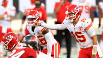 TAMPA, FLORIDA - NOVEMBER 29: Patrick Mahomes #15 of the Kansas City Chiefs makes adjustments at the line of scrimmage in the second quarter during their game against the Tampa Bay Buccaneers at Raymond James Stadium on November 29, 2020 in Tampa, Florida. (Photo by Mike Ehrmann/Getty Images)