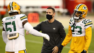 SANTA CLARA, CALIFORNIA - NOVEMBER 05: Head coach Matt LaFleur of the Green Bay Packers talks with Krys Barnes #51 before the start of a game against the San Francisco 49ers at Levi's Stadium on November 05, 2020 in Santa Clara, California. (Photo by Ezra Shaw/Getty Images)