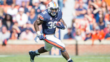 AUBURN, AL - NOVEMBER 5: Running back Kamryn Pettway