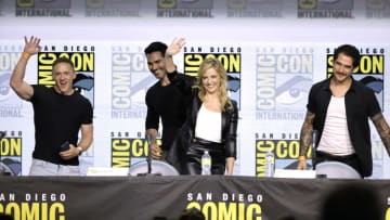 SAN DIEGO, CALIFORNIA - JULY 21: (L-R) Jeff Davis, Tyler Hoechlin, Sarah Michelle Gellar, and Tyler Posey speak onstage at the "Teen Wolf: The Movie" panel during 2022 Comic-Con International: San Diego at San Diego Convention Center on July 21, 2022 in San Diego, California. (Photo by Kevin Winter/Getty Images)