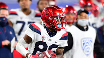 PASADENA, CA - NOVEMBER 28: Wide receiver Stanley Berryhill III #86 of the Arizona Wildcats holds on to a complete pass the ball in the game against the UCLA Bruins at the Rose Bowl on November 28, 2020 in Pasadena, California. (Photo by Jayne Kamin-Oncea/Getty Images)