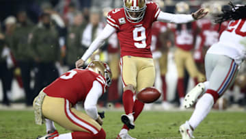 SANTA CLARA, CA - NOVEMBER 12: Robbie Gould #9 of the San Francisco 49ers kicks a field goal against the New York Giants during their NFL game at Levi's Stadium on November 12, 2018 in Santa Clara, California. (Photo by Ezra Shaw/Getty Images)