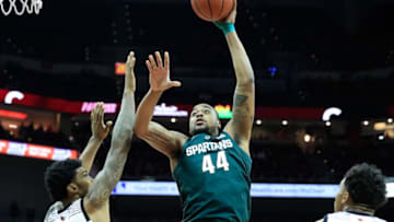 LOUISVILLE, KY - NOVEMBER 27: Nick Ward #44 of the Michigan State Spartans shoots the ball against the Louisville Cardinals at KFC YUM! Center on November 27, 2018 in Louisville, Kentucky. (Photo by Andy Lyons/Getty Images)