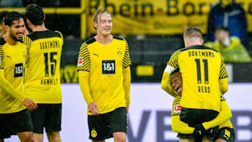 Borussia Dortmund players celebrate against Gladbach (Photo by SASCHA SCHUERMANN/AFP via Getty Images)