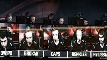 INCHEON, SOUTH KOREA - NOVEMBER 03: Team Fnatic plays against Team Invictus Gaming of China during the Finals match of 2018 The League of Legends World Championship at Incheon Munhak Stadium on November 3, 2018 in Incheon, South Korea. (Photo by Chung Sung-Jun/Getty Images)