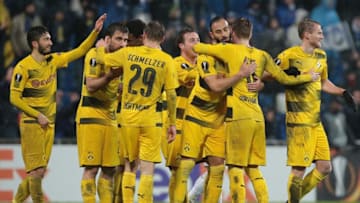 REGGIO NELL'EMILIA, ITALY - FEBRUARY 22: Marcel Schmelzer (C) of Borussia Dortmund celebrates with his team-mates the victory at the end of the UEFA Europa League Round of 32 match between Atalanta and Borussia Dortmund at the Mapei Stadium - Citta' del Tricolore on February 22, 2018 in Reggio nell'Emilia, Italy. (Photo by Emilio Andreoli/Getty Images)