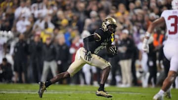 Three-time NFL All-Pro defensive tackle "has a point" with a warning to Coach Prime about overusing his two-way Colorado football star Mandatory Credit: Ron Chenoy-USA TODAY Sports
