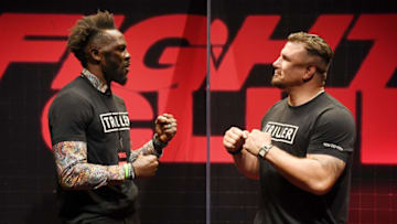 Steve Cunningham (L) and Frank Mir (Photo by Ethan Miller/Getty Images)