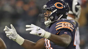 CHICAGO, IL - DECEMBER 09: Roquan Smith #58 of the Chicago Bears celebrates a defensive stop against the Los Angeles Rams at Soldier Field on December 9, 2018 in Chicago, Illinois. The Bears defeated the Rams 15-6. (Photo by Jonathan Daniel/Getty Images)