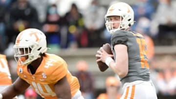 Tennessee quarterback Harrison Bailey (15) lines up a throw at the Orange & White spring game at Neyland Stadium in Knoxville, Tenn. on Saturday, April 24, 2021.Kns Vols Spring Game