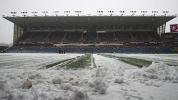 BURNLEY, ENGLAND - NOVEMBER 28: A general view of Turf Moor after the match was postponed due to snowfall during the Premier League match between Burnley and Tottenham Hotspur at Turf Moor on November 28, 2021 in Burnley, England. (Photo by Chris Brunskill/Fantasista/Getty Images)