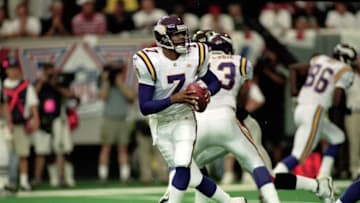 (Photo by Eliot J. Schechter/Allsport) Randall Cunningham