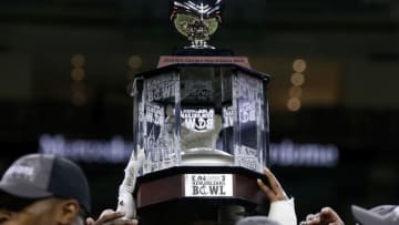 NEW ORLEANS, LA - DECEMBER 17: The Southern Miss Golden Eagles celerbate after wining the New Orleans bowl against the Louisiana-Lafayette Ragin Cajuns at the Mercedes-Benz Superdome on December 17, 2016 in New Orleans, Louisiana. Southern Miss Golden Eagles won 28-21. (Photo by Jonathan Bachman/Getty Images)