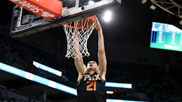 MINNEAPOLIS, MN - DECEMBER 16: Alex Len #21 of the Phoenix Suns dunks against the Minnesota Timberwolves on December 16, 2017 at Target Center in Minneapolis, Minnesota. NOTE TO USER: User expressly acknowledges and agrees that, by downloading and or using this Photograph, user is consenting to the terms and conditions of the Getty Images License Agreement. Mandatory Copyright Notice: Copyright 2017 NBAE (Photo by Jordan Johnson/NBAE via Getty Images)