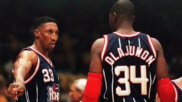 Hakeem Olajuwon, Chicago Bulls (Photo by VINCE BUCCI / AFP) (Photo credit should read VINCE BUCCI/AFP via Getty Images)