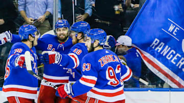 NEW YORK, NY - JANUARY 16: Ranger teammates congratulate New York Rangers Left Wing Rick Nash (61) after he scores goal during the Philadelphia Flyers and New York Rangers NHL game on January 16, 2018, at Madison Square Garden in New York, NY. (Photo by John Crouch/Icon Sportswire via Getty Images)