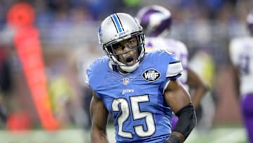 DETROIT, MI - NOVEMBER 24: Theo Riddick #25 of the Detroit Lions reacts to his second quarter run against the Minnesota Vikings at Ford Field on November 24, 2016 in Detroit, Michigan. (Photo by Leon Halip/Getty Images)