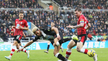 NEWCASTLE UPON TYNE, ENGLAND - DECEMBER 08: Joelinton of Newcastle United battles for possession with Pierre-Emile Hojbjerg of Southampton during the Premier League match between Newcastle United and Southampton FC at St. James Park on December 08, 2019 in Newcastle upon Tyne, United Kingdom. (Photo by Jan Kruger/Getty Images)