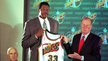 Patrick Ewing, New York Knicks (Photo credit should read DAN LEVINE/AFP via Getty Images)