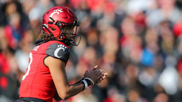 Cincinnati Bearcats quarterback Evan Prater against the Tulane Green Wave at Nippert Stadium. USA Today.