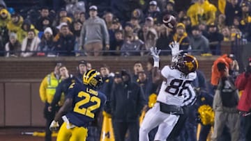 ANN ARBOR, MI - NOVEMBER 04: Rashad Still #88 of the Minnesota Golden Gophers drops a third quarter pass next to David Long #22 of the Michigan Wolverines during a college football game at Michigan Stadium on November 4, 2017 in Ann Arbor, Michigan. The Wolverines defeated the Golden Gophers 33-10. (Photo by Dave Reginek/Getty Images)